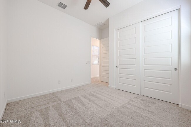 Building Photo - 7702 W Jackrabbit Ln