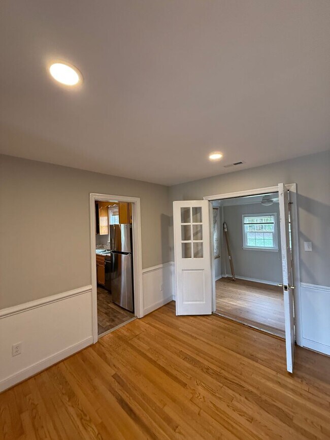 Building Photo - Three Bedroom Two Bath Home in Ridgeview/Parham & Ridge Area. Available in December!