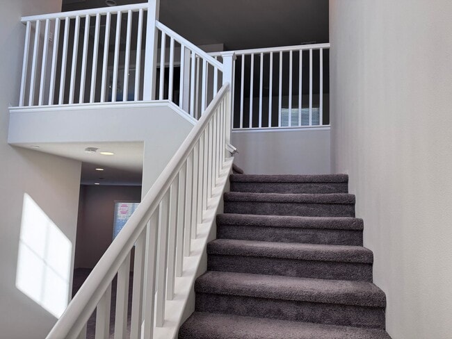 Building Photo - Large Newer Home - 4 Bedroom / 3 1/2 Bath