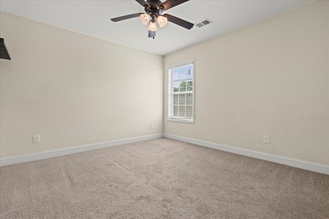 Building Photo - 1635 Lake Wateree Dr
