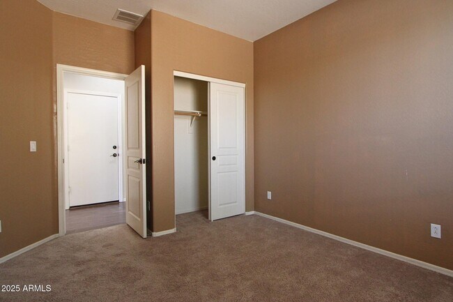 Building Photo - 1554 E Prickly Pear Pl