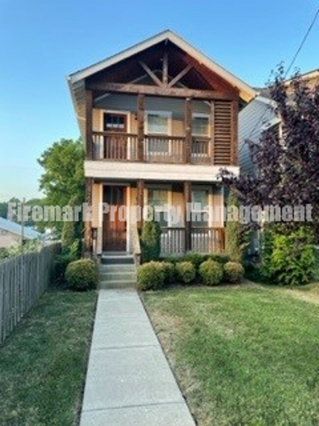 Building Photo - ** Move In Special ** Spacious Newer Built...