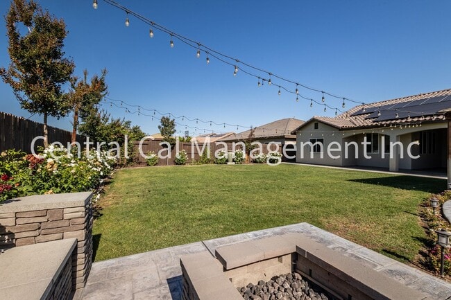 Building Photo - 4 bedroom/3 Bath Home with Solar in the Southwest - $3195 Per Month!