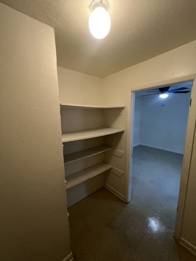 Building Photo - 2 bedroom, 2 bath apartments in Sherwood F...