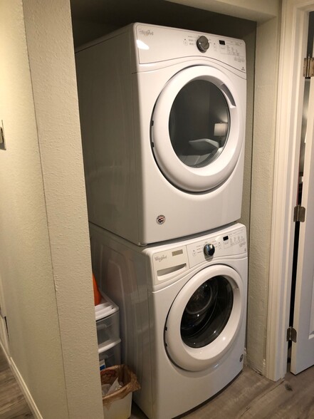 full size laundry in unit - 440 W Citracado Pkwy