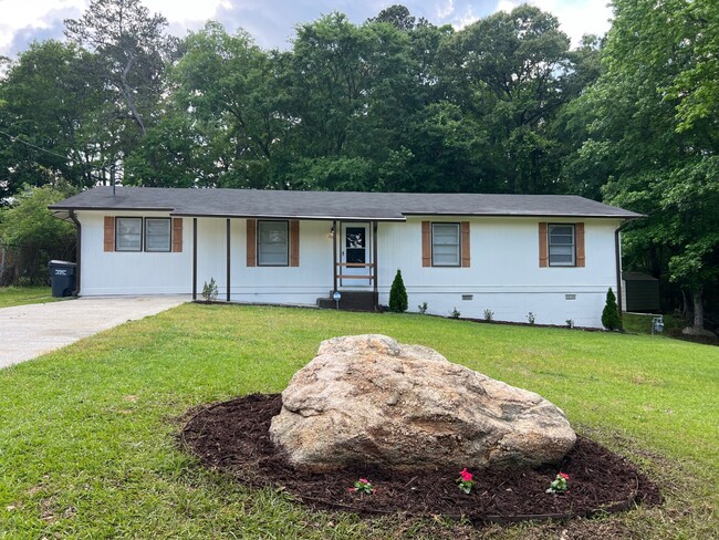 Primary Photo - 2290 Pinetree Ln NE