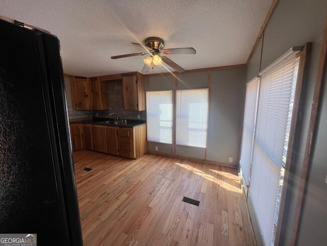 Building Photo - 1425 Dowdy Rd