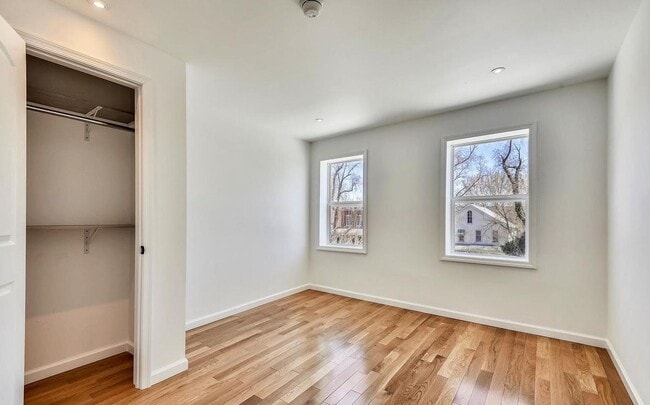 Building Photo - 3422 Roland Ave