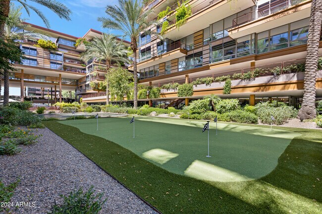 Building Photo - 7121 E Rancho Vista Dr