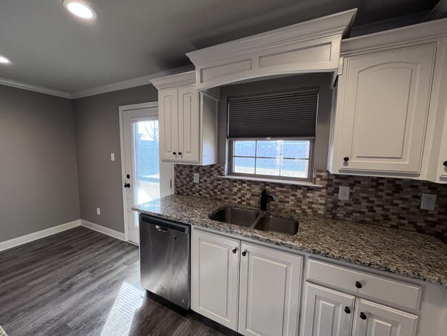 Building Photo - 13 Kelby Ct