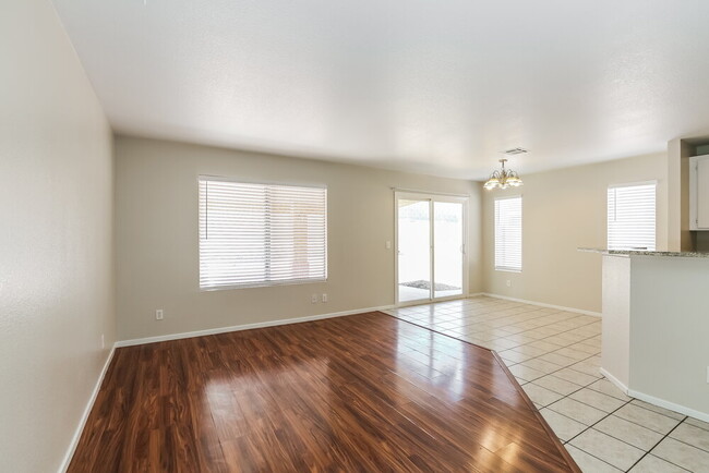 Building Photo - 5337 N Padero Dr