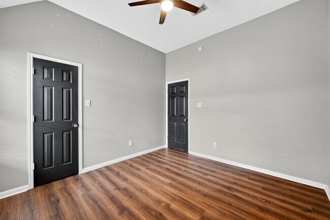 Building Photo - 16431 Red Crest Dr