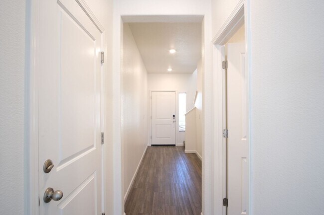 Building Photo - Move-in ready! Stunning 4-bedroom, 3-bathr...