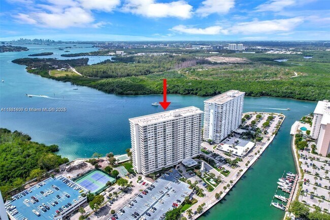 Primary Photo - 300 Bayview Dr