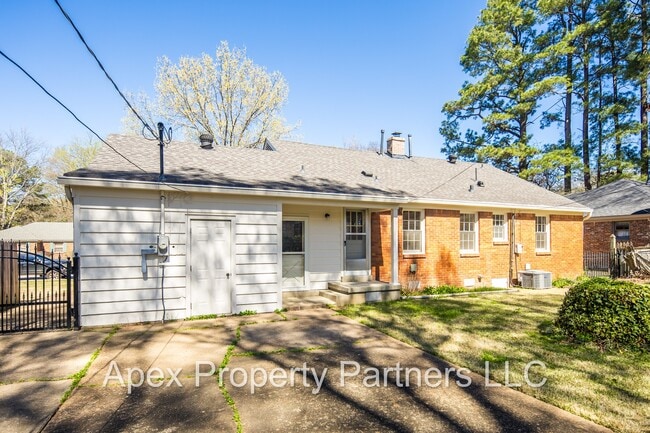 Building Photo - 5319 Chickasaw Rd