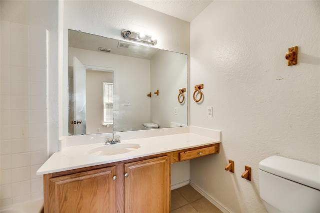 Building Photo - 10340 Blackjack Oaks Dr