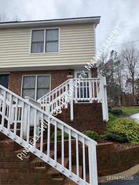 Building Photo - End Townhouse Unit near Glenwood Avenue MO...