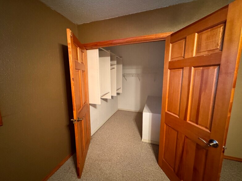 Building Photo - 1216 S 21st St