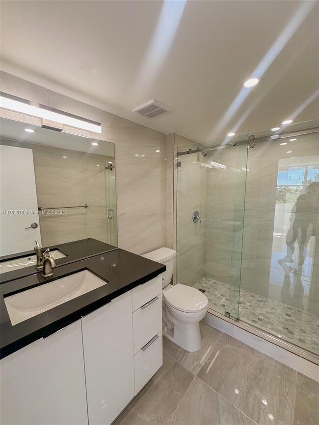 Building Photo - 2 bedroom in north miami Beach FL 33160