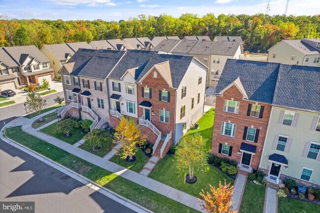 Building Photo - 18091 Red Cedar Rd