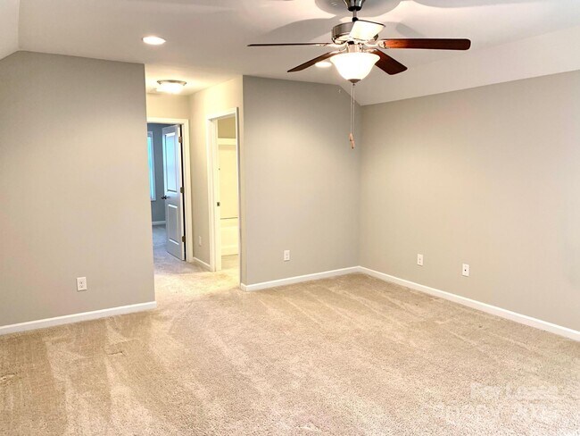 Building Photo - 2473 Seagull Dr