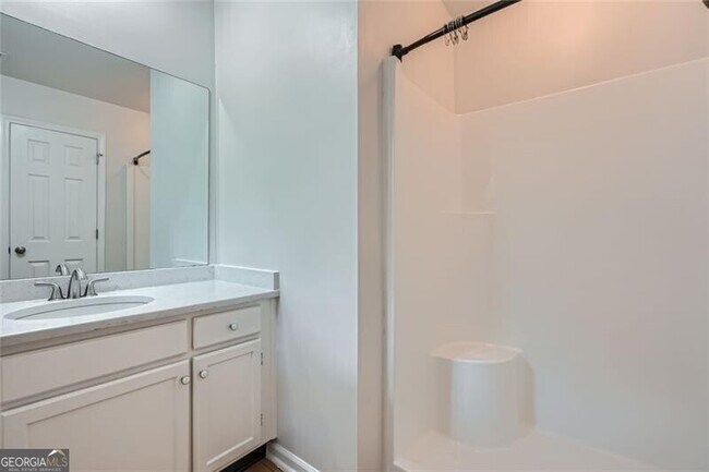 Building Photo - 12 Honour Ave NW