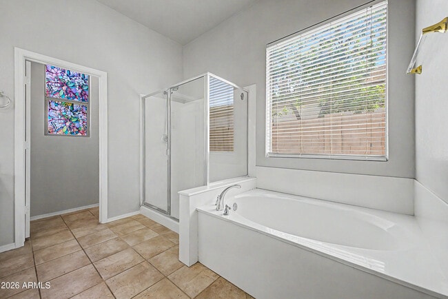 Building Photo - 8634 E Hillview St