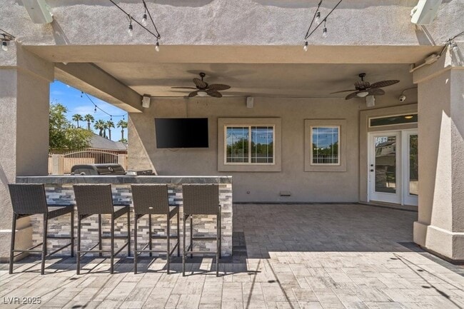 Building Photo - 8000 Silver King Dr