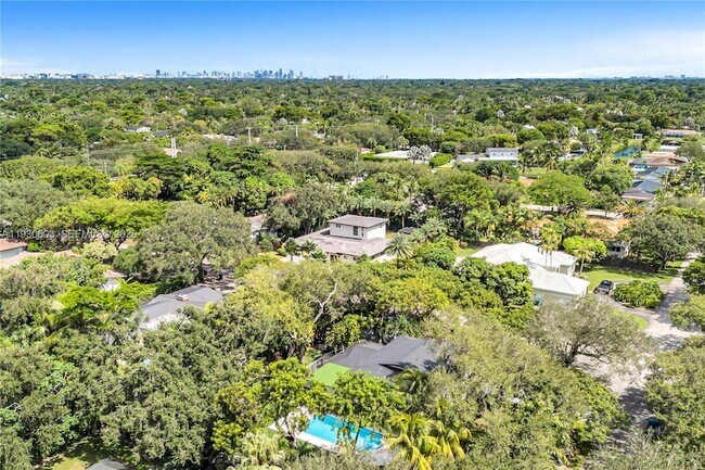 Building Photo - 11340 SW 74th Ct