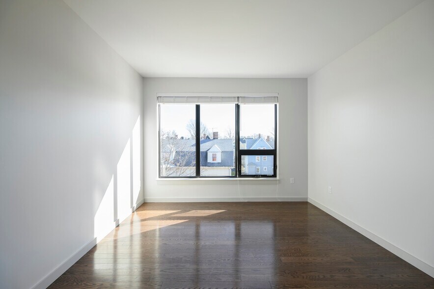 Building Photo - 455 Harvard St