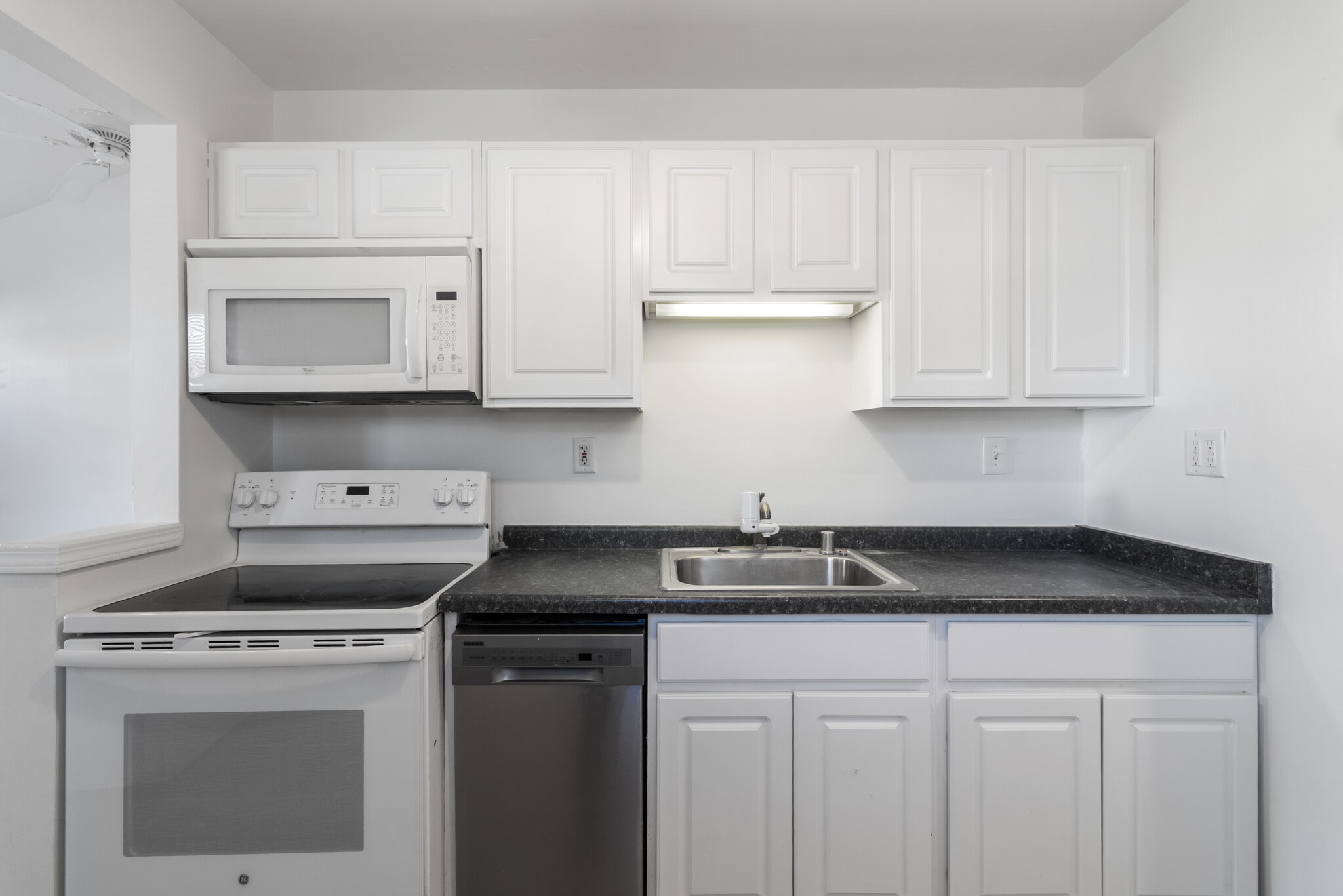 kitchen - 3489 Hargrove St