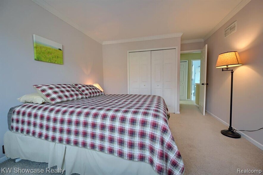 Building Photo - 24509 Simmons Dr