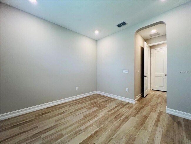 Building Photo - 4567 Tivoli Dr