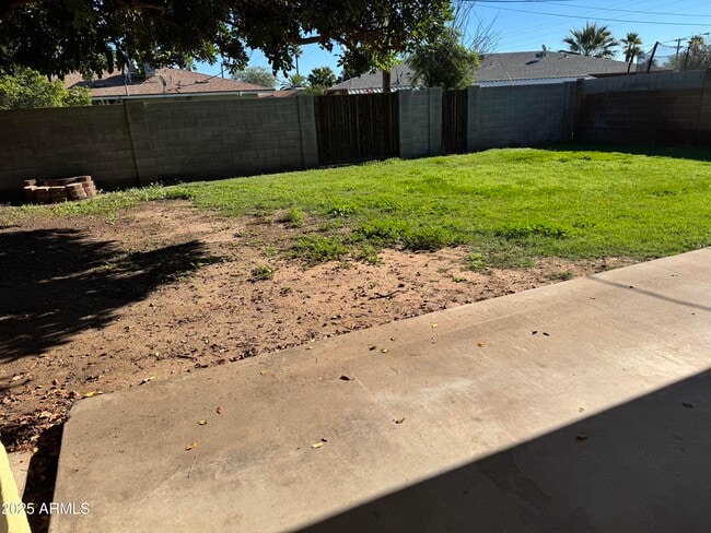 Building Photo - 2309 N 81st Way