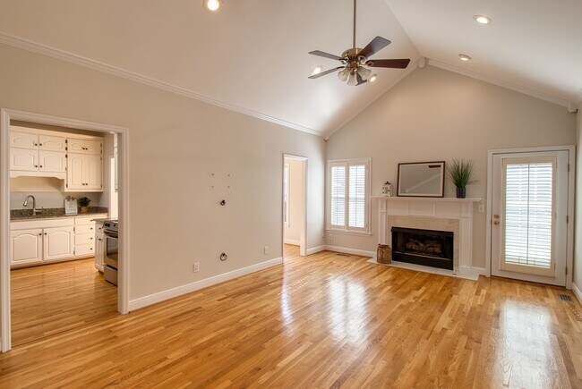 Building Photo - 1000 Eagle Pass Way