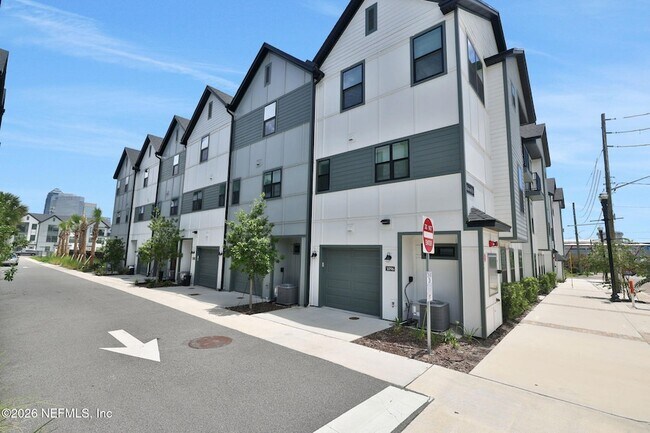 Building Photo - 1096 Farwell St