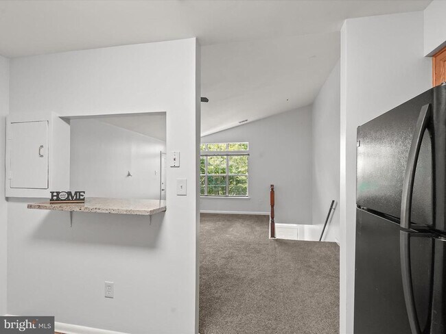 Building Photo - 8823 Rusland Ct