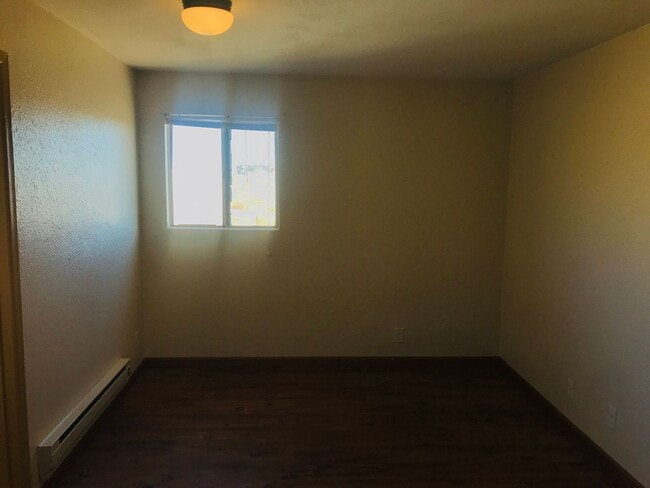 Building Photo - 1070 US-50