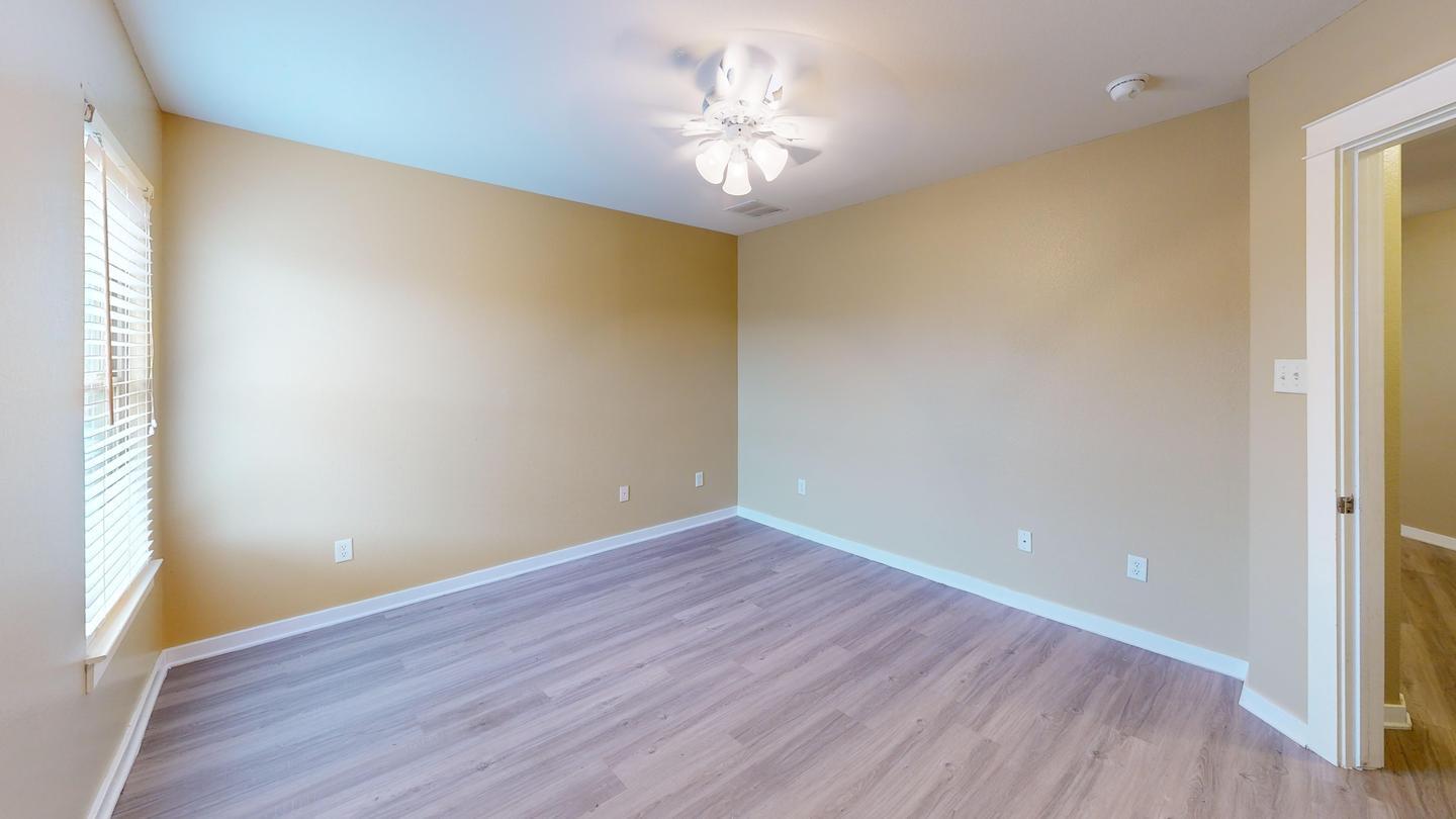 Building Photo - Beautifully updated home in a peaceful Geo...