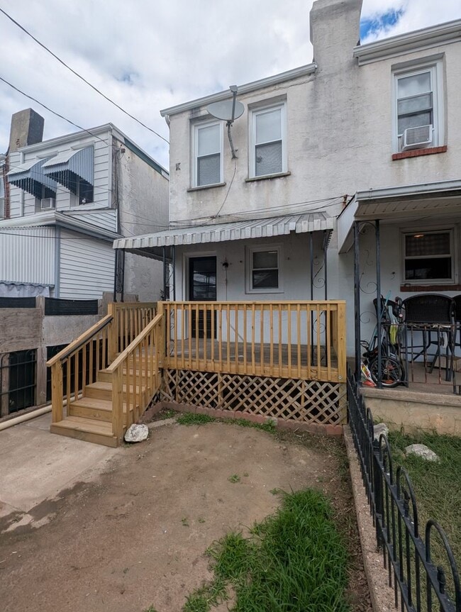 Building Photo - Charming updated 3 bedroom 1 bath Home in ...