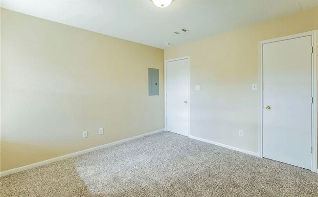 Building Photo - 2 Bed 1 Bath Duplex in Killeen