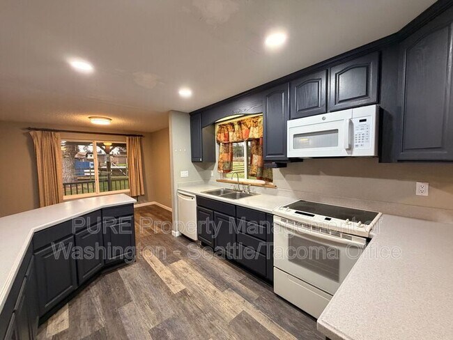 Building Photo - 18417 40th Ave E