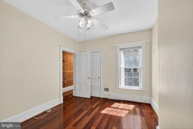 Building Photo - 1025 30th St NW