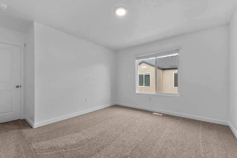 Building Photo - 1498 720 N