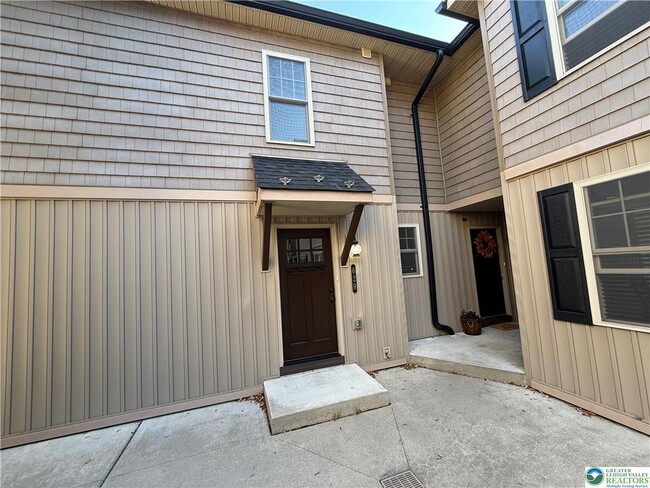 Building Photo - 629 Linden St