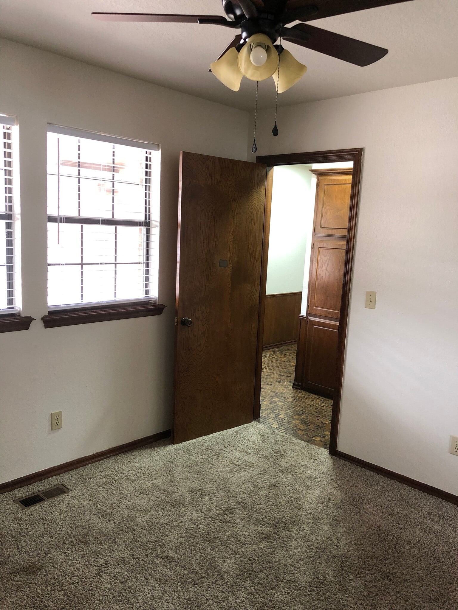 Building Photo - 9137 Knottingham