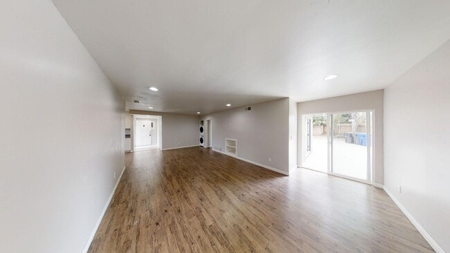 Building Photo - SDSU 6BD House – Walk to Campus, Prime Stu...
