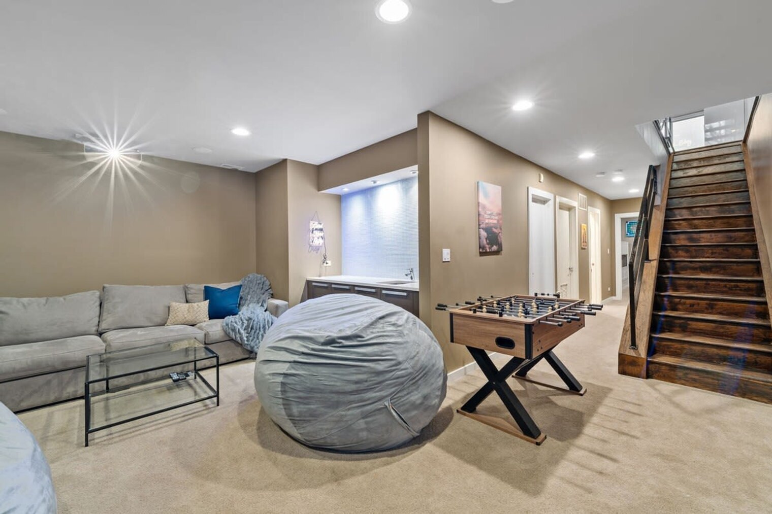 Building Photo - 2223 W Race Ave