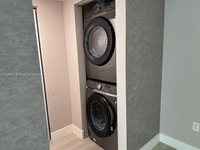 Building Photo - 41 SE 5th St