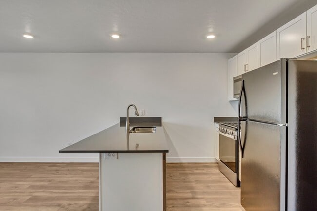 Building Photo - 8494 W Beckville Dr
